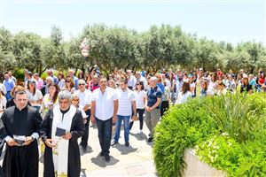 New Statue of the Blessed Virgin Mary Consecrated 9